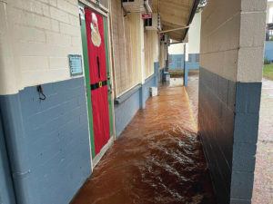 CINDY ELLEN RUSSELL / CRUSSELL@STARADVERTISER.COM
                                Pearl City Highlands Elementary School experienced a flash flood.