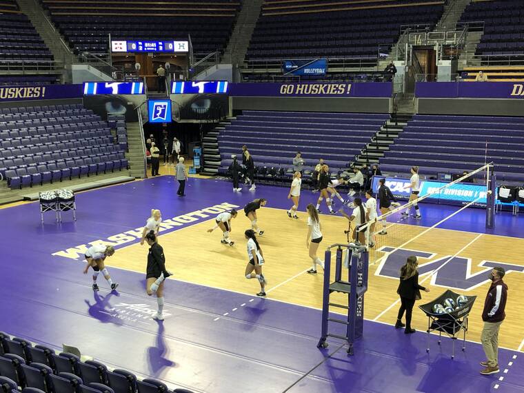 JASON KANESHIRO / JKANESHIRO@STARADVERTISER.COM
                                The University of Hawaii women’s volleyball team warmed up at Alaska Airlines Arena prior to its first-round NCAA Tournament match against Mississippi State in Seattle.