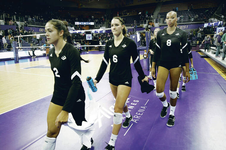 ANTHONY BOLANTE / SPECIAL TO THE STAR-ADVERTISER
                                The Rainbow Wahine’s Brooke Van Sickle, Riley Wagoner and Skyler Williams left the court after being swept by 15th-seeded Washington on Saturday in the NCAA Tournament’s second round at Alaska Airlines Arena in Seattle.