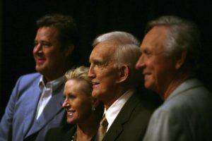 ASSOCIATED PRESS / 2007
                                Tammy Genovese, second left, Country Music Association Chief Operating Officer, poses for a photo with Vince Gill, left, Ralph Emery and Mel Tillis, right, in Nashville, Tenn., after it was announced that the three men will be inducted into the Country Music Hall of Fame. Emery, who became known as the dean of country music broadcasters over more than a half-century in both radio and television, died Saturday, Jan. 15, 2022, his family said. He was 88.