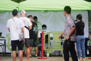 CINDY ELLEN RUSSELL / CRUSSELL@STARADVERTISER.COM
                                The Hawaii Pandemic Applied Modeling Work Group has forecast coronavirus cases rising up to 10,000 in Honolulu next week. Above, people waited Thursday to check in at the free COVID-19 testing site at the Waikiki Shell.