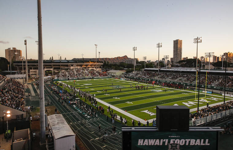 JAMM AQUINO / NOV. 6
                                UH is on the clock with three recruiting weekends remaining in advance of the Feb. 2 start to the next signing period for football prospects.