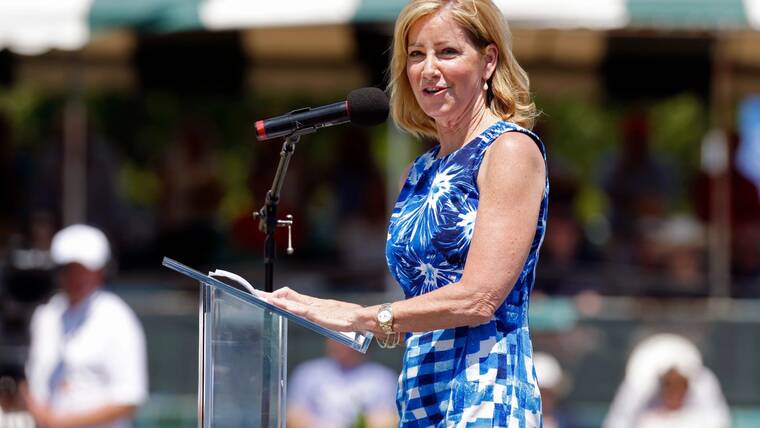 ASSOCIATED PRESS
                                Chris Evert speaks during the induction ceremony at the International Tennis Hall of Fame in Newport, R.I., in 2014. Evert says she was diagnosed with an early stage of ovarian cancer. The 67-year-old Evert revealed the illness in a story posted today on ESPN.com.