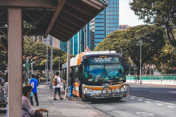COURTESY CITY AND COUNTY OF HONOLULU
                                Under federal rules, all riders onboard TheBus and TheHandi-Van must still wear masks at all times through April 18.