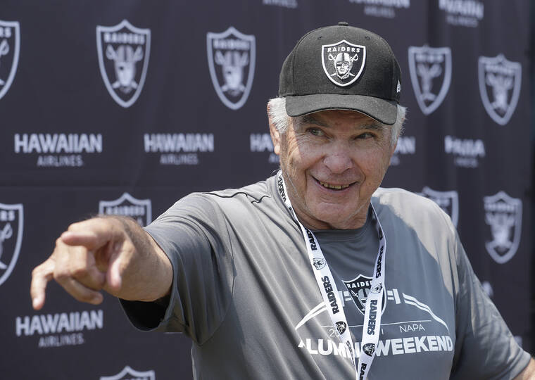 ASSOCIATED PRESS
                                Former NFL football player Daryle Lamonica speaks at a news conference as part of Oakland Raiders alumni weekend after a Raiders NFL football practice in Napa, Calif., Saturday, July 28, 2018. Lamonica, the deep-throwing quarterback who won an AFL Player of the Year award and led the Raiders to their first Super Bowl appearance, has died. He was 80. The Fresno County Sherriff’s said Lamonica passed away at his Fresno home this morning.