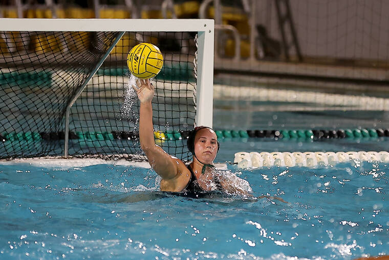 ANDREW LEE / SPECIAL TO THE STAR-ADVERTISER / APRIL 1
                                Molly DiLalla started in goal for Hawaii.