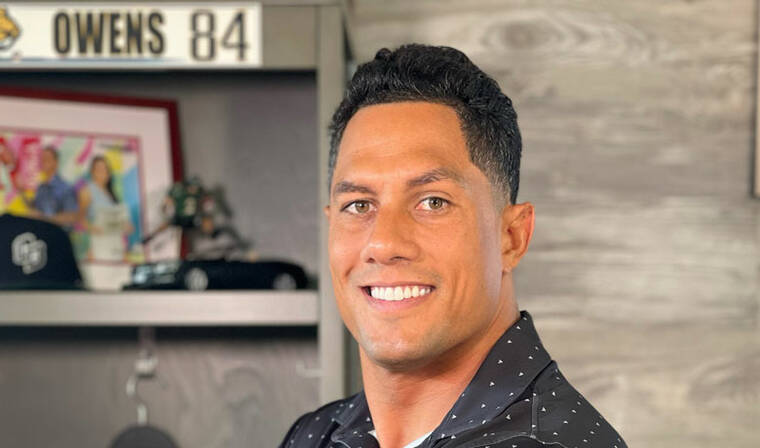 VIDEO: Former UH Warrior and CFL great Chad Owens hosts Star-Advertiser sports show ‘The CO2 RUN DWN’