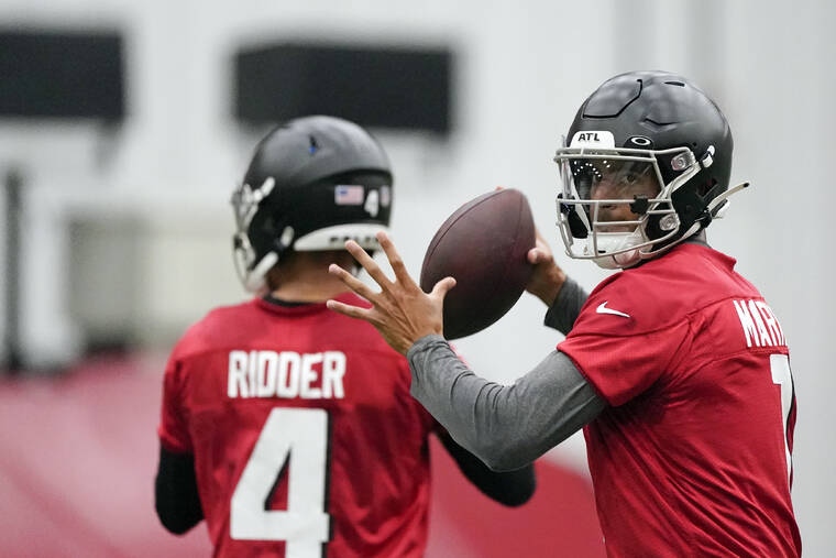 Falcons quarterback Mariota willing to be mentor but hungry to start