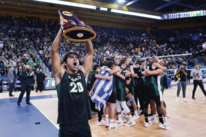 ASSOCIATED PRESS
                                Hawaii outside hitter Keoni Thiim held up the championship trophy after Hawaii beat Long Beach State on Saturday in Los Angeles.