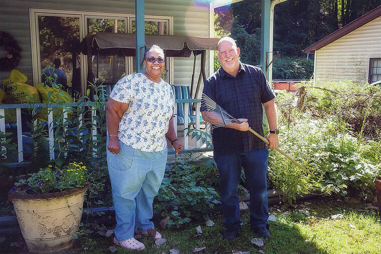KAISER HEALTH NEWS VIA TRIBUNE NEW SERVICE
                                Tim Barrage, a “Papa pal,” takes a break from doing yardwork for Gloria Bailey outside her home in Akron, Ohio. Bailey’s Medicare Advantage plan, SummaCare, sends pals to older adults to provide companionship, perform light housekeeping and run errands. Barrage usually visits Bailey once a week for two hours.