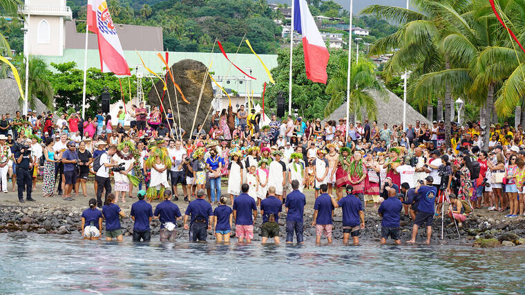 COURTESY POLYNESIAN VOYAGING SOCIETY
                                The canoes sailed into Papeete, Tahiti, this afternoon and were welcomed by the Tahitian community, including French Polynesia President Edouard Fritch and other dignitaries, the Polynesian Voyaging Society said in a news release.