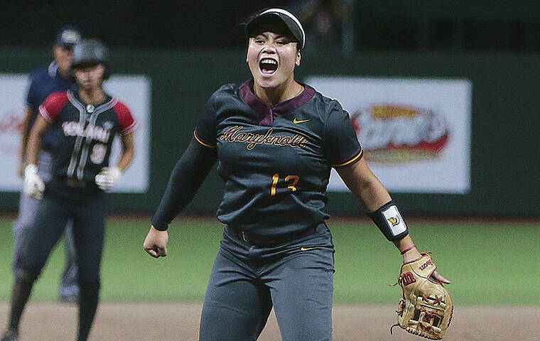JAY METZGER / SPECIAL TO THE STAR-ADVERTISER
                                Maryknoll’s Jenna Sniffen celebrated after ending the game against ‘Iolani on Thursday.