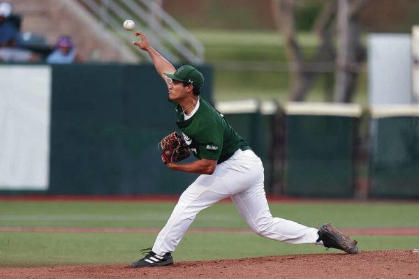 Cal Poly wins second in a row to clinch baseball series at Hawaii