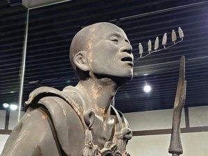 JAPAN NEWS-YOMIURI 
                                Kuya statue in Japan.