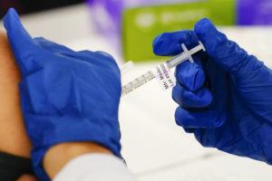 Court revives block of vaccine mandate for federal workers