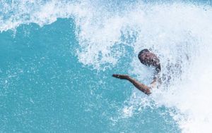 CRAIG T. KOJIMA / CKOJIMA@ STARADVERTISER.COM
                                A bodysurfer enjoying the south swell at Point Panic on Tuesday.