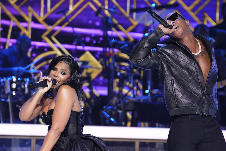 CHARLES SYKES/INVISION/AP / NOV. 20, 2021
                                Ashanti and Ja Rule perform at the Soul Train Music Awards at the Apollo Theater in New York. The rap duo will perform an Oct. 22 concert at the Aloha Tower Marketplace in Honolulu.