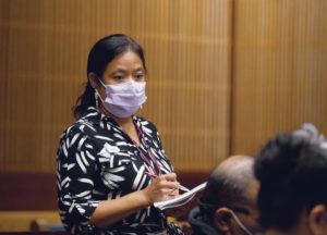CINDY ELLEN RUSSELL / CRUSSELL@STARADVERTISER.COM
                                Loma Lekka was on the job with defendants Friday as a court interpreter at Honolulu District Court. Lekka is an employee of Language Services Hawaii and interprets for Marshallese-speaking people.