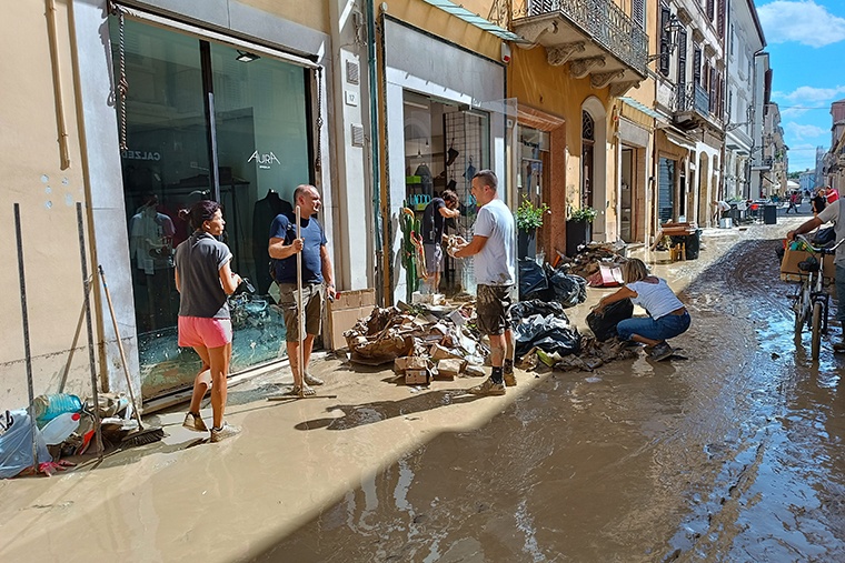 Alluvioni in Italia provocano 10 morti e almeno quattro dispersi