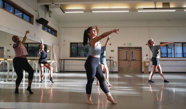 Korean choreographers teach University of Hawaii students for upcoming show