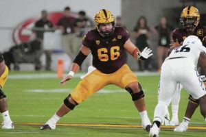 ASSOCIATED PRESS 
                                Arizona State offensive lineman Ben Scott (66) set up for pass protection against Northern Arizona last Thursday in Tempe, Ariz.