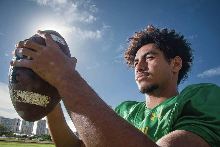 CRAIG T. KOJIMA / CKOJIMA@STARADVERTISER.COM 
                                Kaimuki running back Ofa Vehikite has been a bright spot in helping the Bulldogs to a 3-1 record in OIA Division II action.