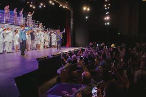 CRAIG T. KOJIMA / CKOJIMA@STARADVERTISER.COM
                                Diamond Head Theatre Artistic Director John Rampage and Executive Director Deena Dray saluted the audience and cast with a Champagne toast onstage Sunday before the final show.