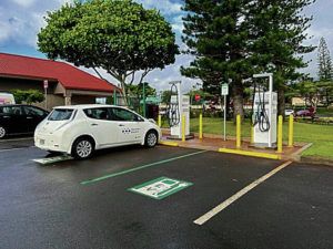 COURTESY HAWAIIAN ELECTRIC
                                Fast-charging station at the Town Center of Mililani.