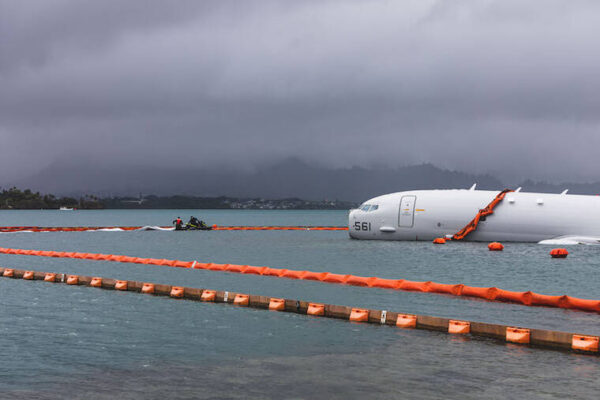 VIDEO: Update on salvage efforts of Navy plane in Kaneohe Bay