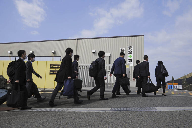 日本の当局が健康補助食品工場2社を視察