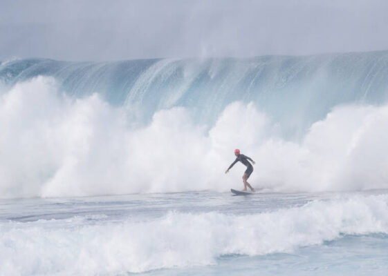 High surf warning covers north, west shores of several Hawaiian islands