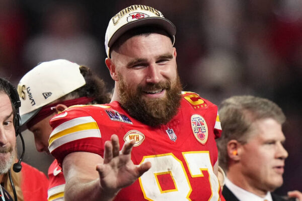 Travis Kelce hosts ‘Are You Smarter than a Celebrity?’ on Prime