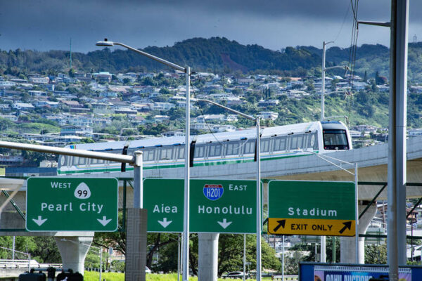 Honolulu City Council requested to condemn properties for rail