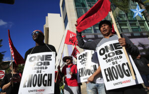 Hotel union workers gather in Waikiki to kickoff bargaining