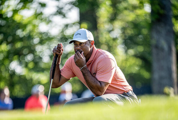 Tiger Woods struggles in PGA Championship opening round