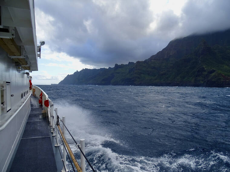 State investigating cruise ships anchored near Na Pali Coast