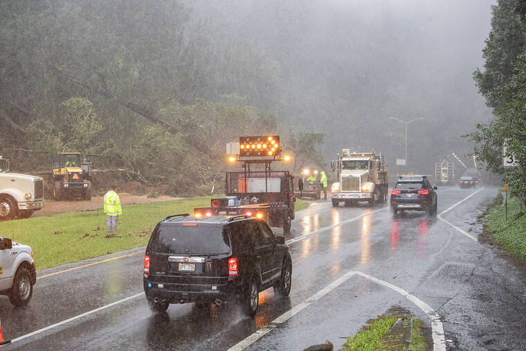 Heavy rain causes Pali, Kalanianaole highways lane closures