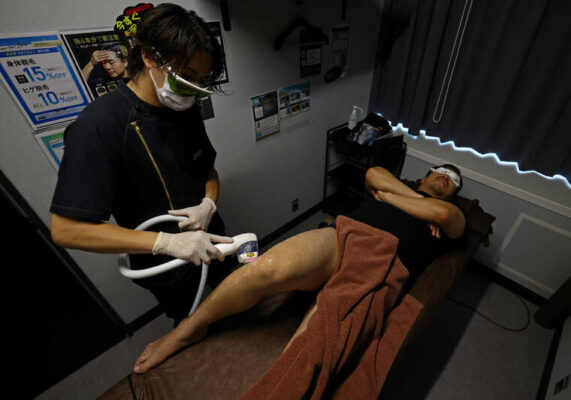 Men turn to hair removal during scorching summers