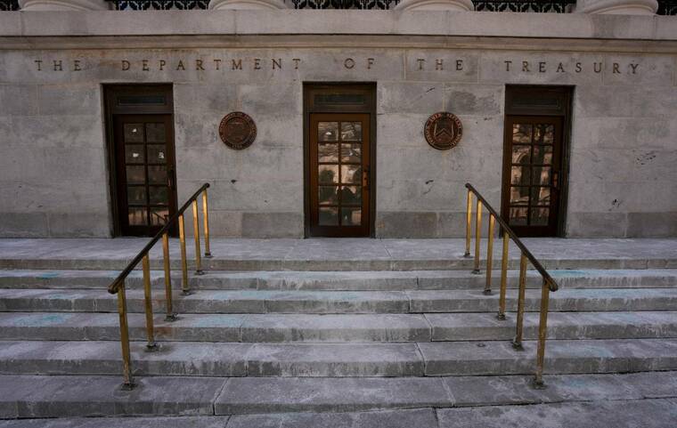 U.S. budget deficit nears $2 trillion, highest in 5 years