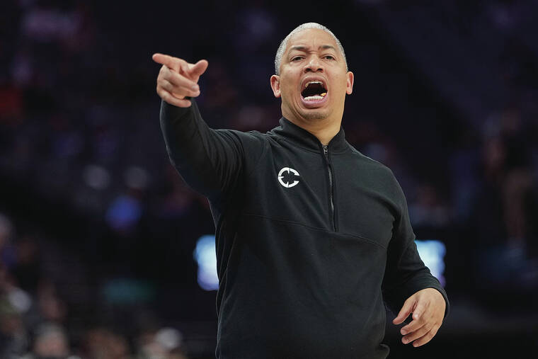 DARREN YAMASHITA / IMAGN IMAGES / APRIL 5
                                Head coach Tyronn Lue wants his Clippers to be collectively physical.